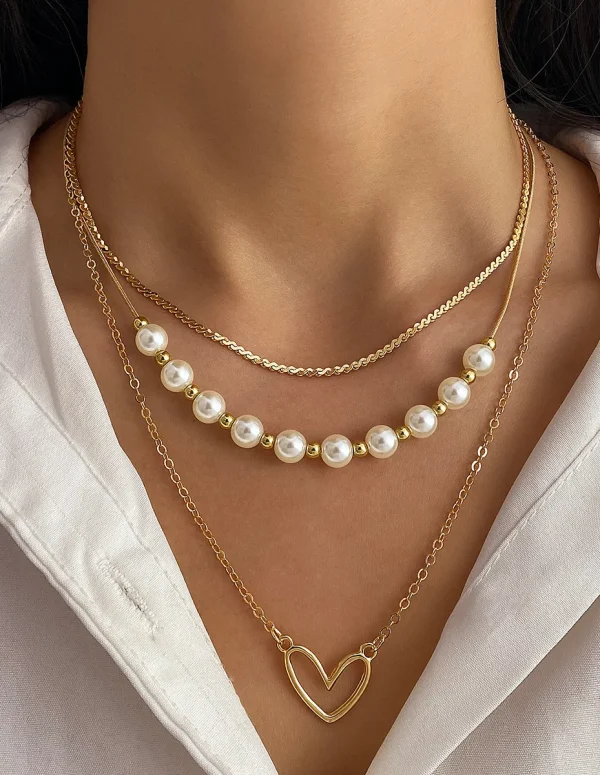 Vintage Love Hreart Peach Heart Pearl Gold Color Necklace Three-Piece Set for Women Multiple Layer Stackable Type Clavicle Chain