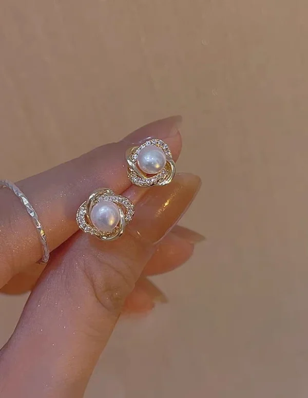 925 Sterling Silver Korean Version Pearl Earrings Fashionable Exquisite French Style Elegant Temperament Accessory for Women