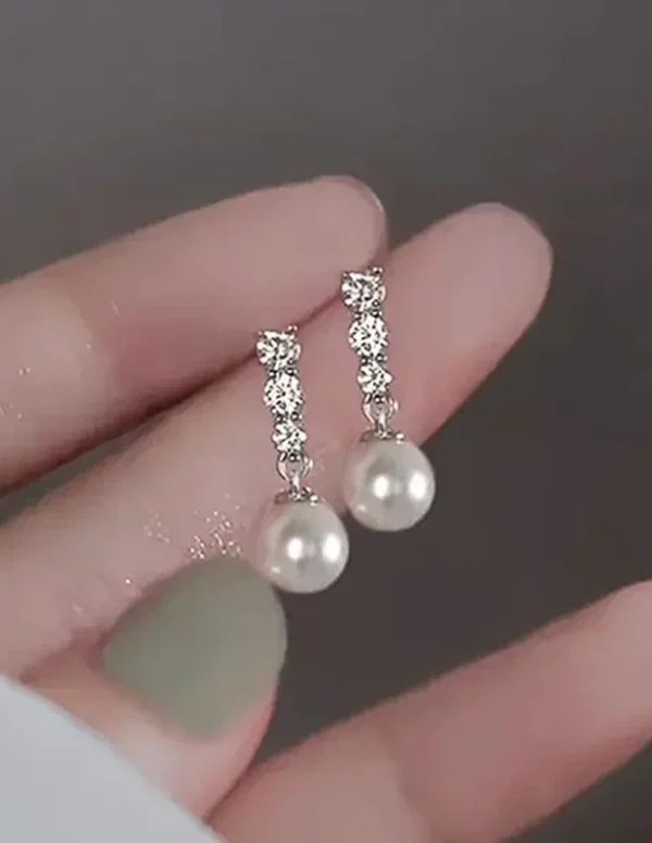 Huitan Exquisite Charm Imitation Pearl Drop Earrings for Women with Cubic Zirconia Elegant Temperament Wedding Jewelry Lady Gift