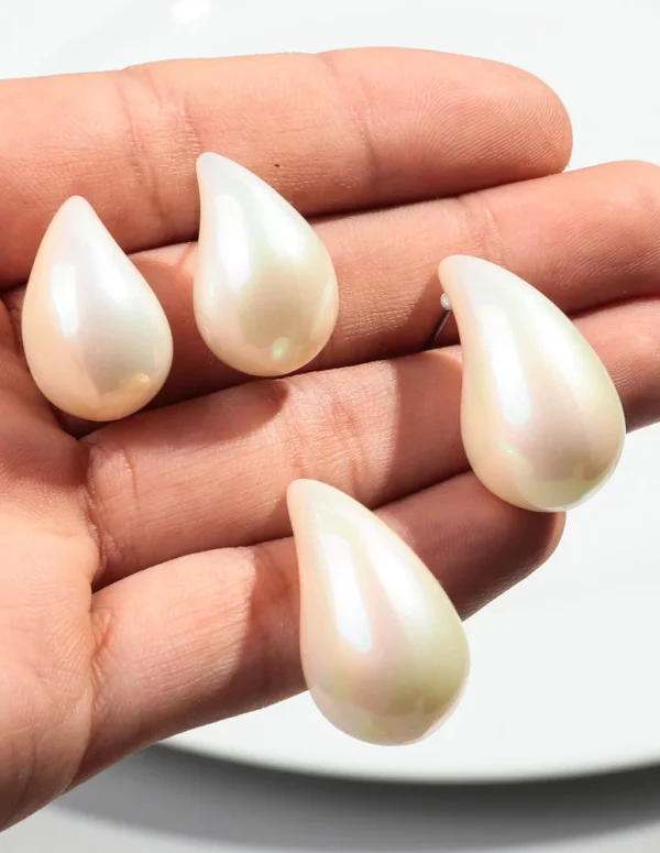 Trendy Iridescent Pearl White Water Drop Earrings Dupes for Women Vintage Acrylic Teardrop Earring Hoops Hot Selling Jewelry New
