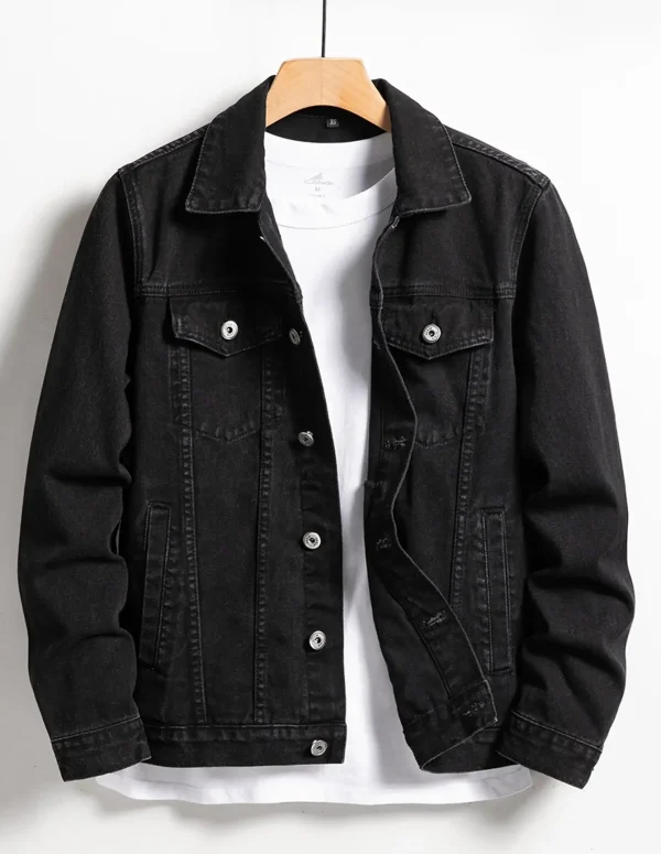 Men's denim jacket for spring and autumn. Black-collar denim coat. Suitable for daily casual wear. Stylish, simple and trendy.